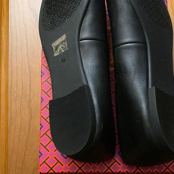Tory Burch Black Flats with Gold Emblem - Picture 4 of 4